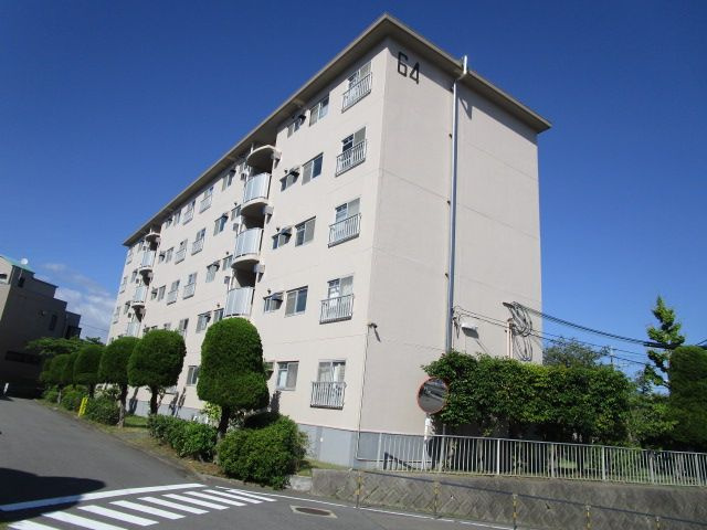 神陵台北住宅６４号棟の外観