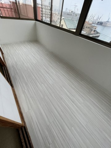 築島ビルのバルコニー