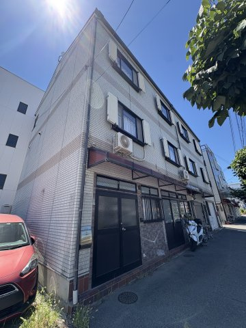 腕塚町貸家の外観