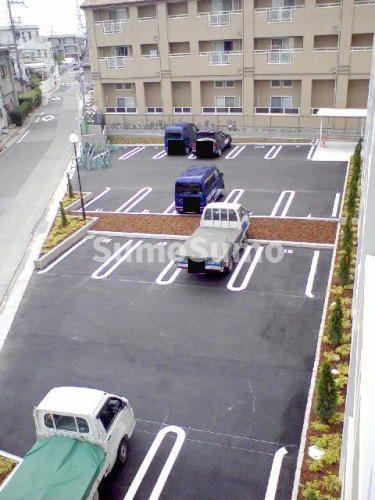 リシアンサス　ポピーの駐車場|カースペースがあります