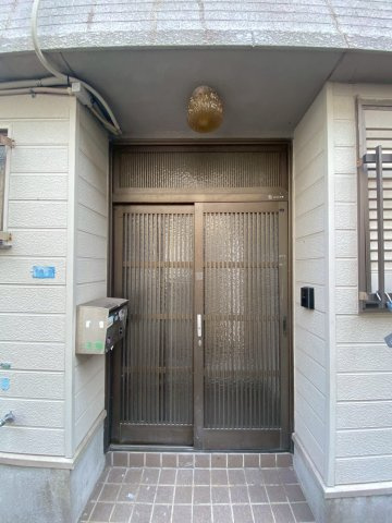 長田区五位ノ池町4丁目戸建のエントランス|清潔なエントランスです