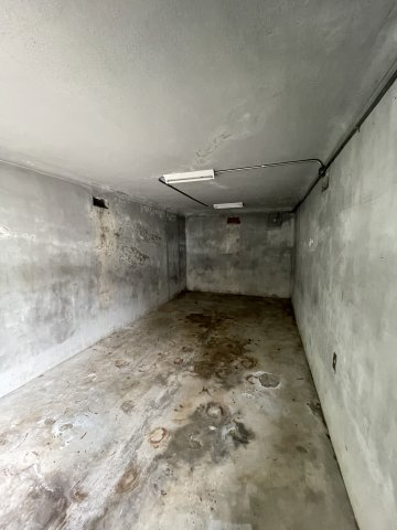 篠原本町４丁目戸建の駐車場