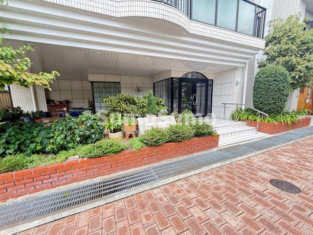 芦屋川ビューハイツのエントランス
