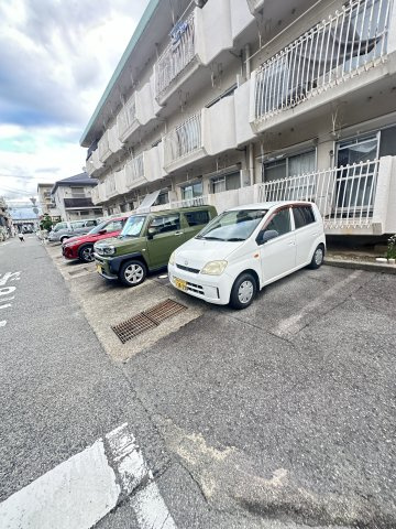 譽マンションの駐車場