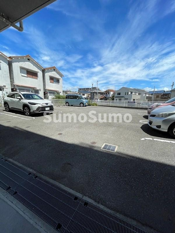 西舞子壱番館の駐車場|駐車場に車を止められます