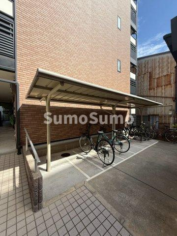 レオネクスト日新大阪の駐車場