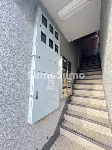 第二嵯峨マンションのエントランス