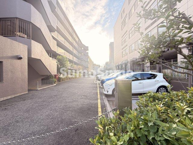 藤和ライブタウン住吉弐番館の駐車場