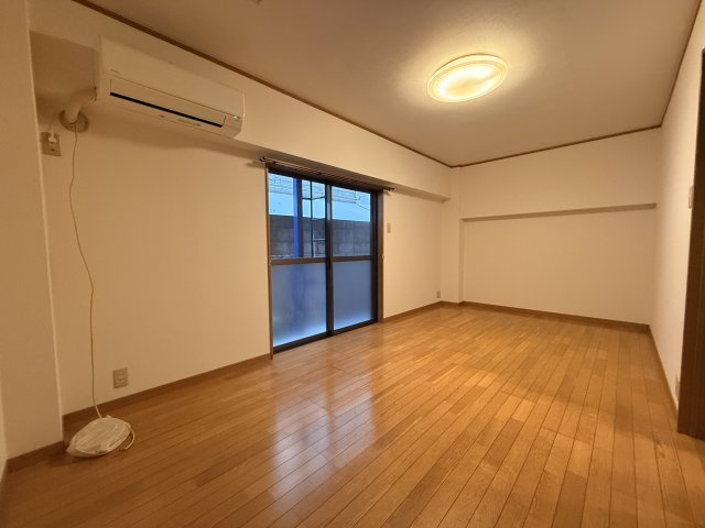 石町ハイツの居間・リビング