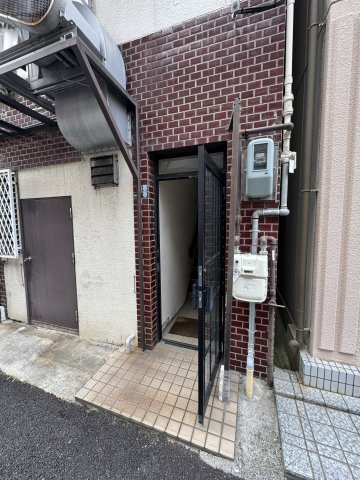 興安亭ビルのエントランス
