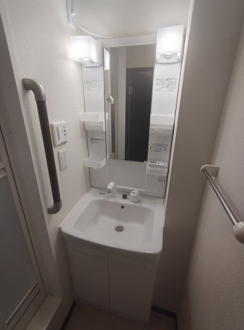 レオネクストルミエール御影の洗面所