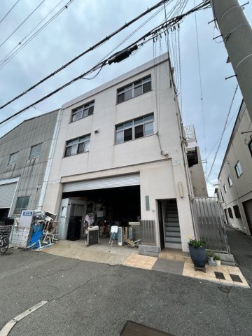 野田町田中マンションのエントランス