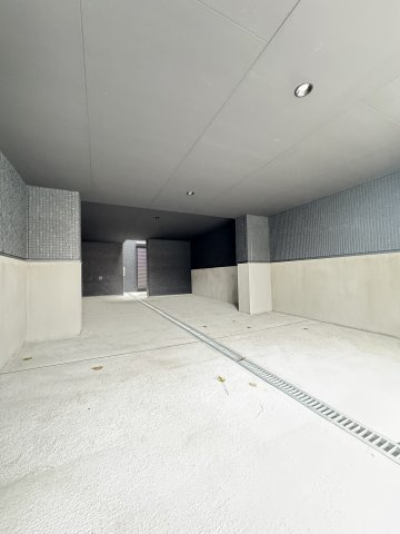 薬師通1丁目貸家の駐車場