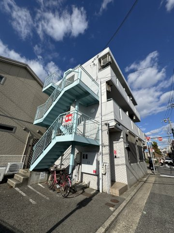 石原ビルの外観