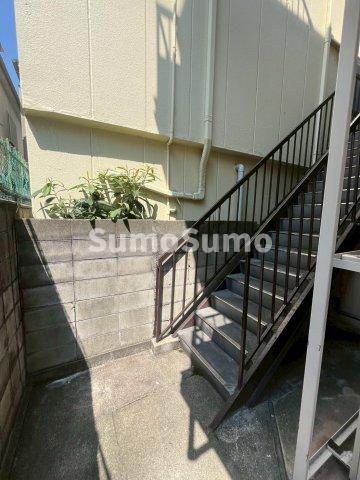 藤マンションのエントランス