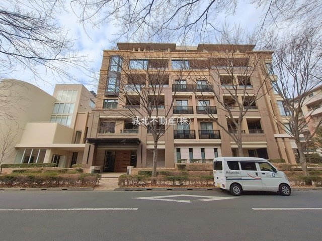 パークシティ浜田山 E棟の外観