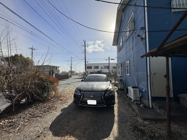 -三丁目不動産-　熊谷市久保島　敷地広々の駐車場
