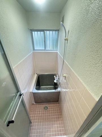 菅ノ池貸家の浴室