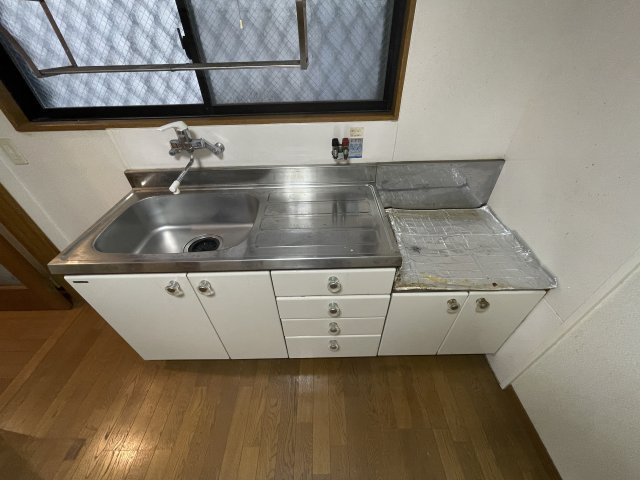 花隈町戸建のキッチン