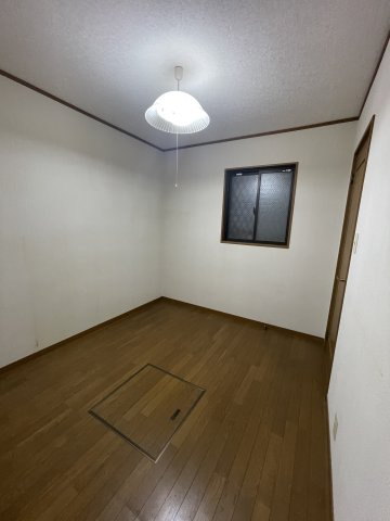 花隈町戸建の居間・リビング