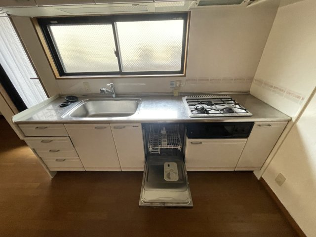花隈町戸建のキッチン