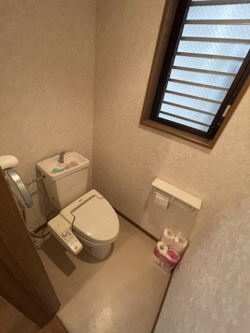 花隈町戸建のトイレ