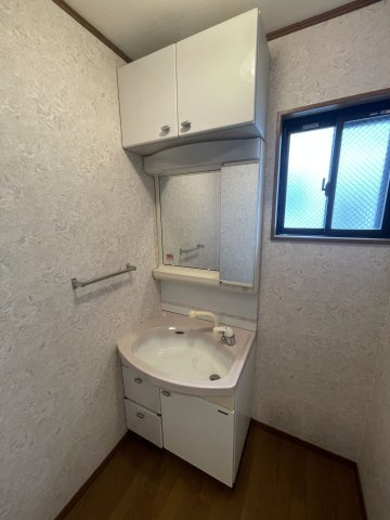 花隈町戸建の洗面所
