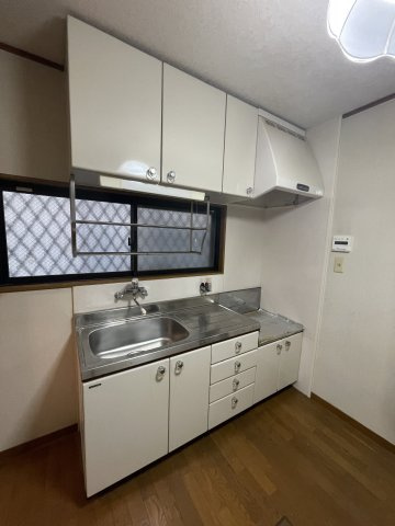 花隈町戸建のキッチン