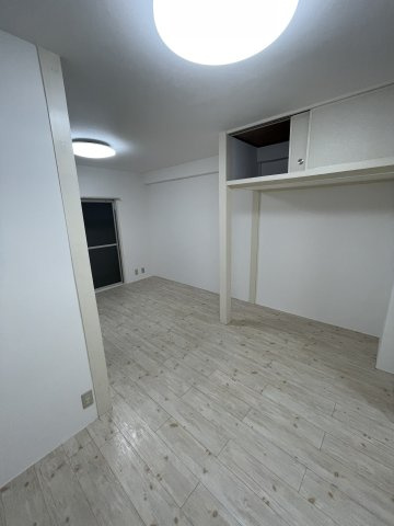 藤井マンションの居間・リビング
