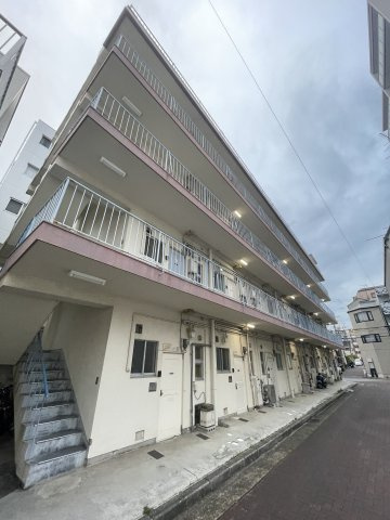 藤井マンションのエントランス