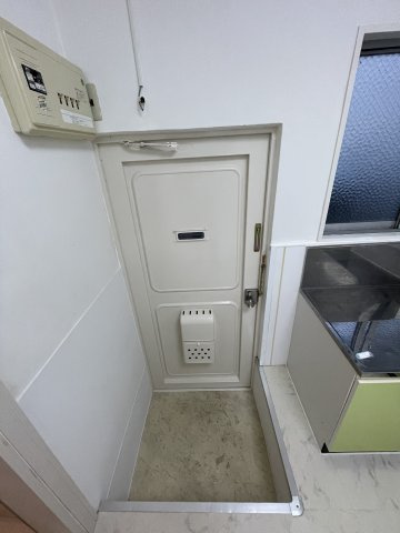 藤井マンションの玄関