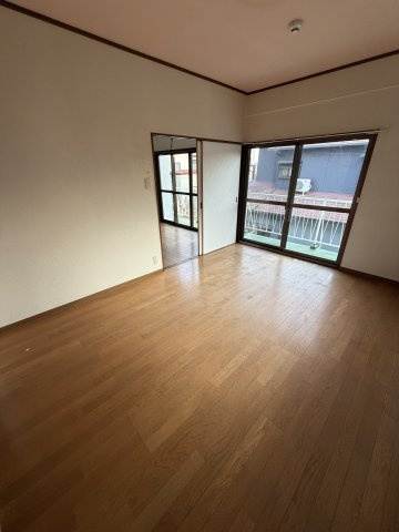 西村邸貸家の洋室