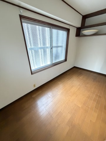 西村邸貸家の洋室