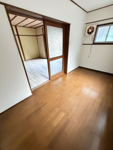 西村邸貸家の洋室