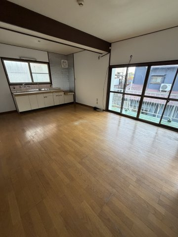 西村邸貸家の居間・リビング