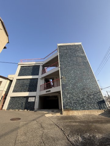 荒第４湊川マンションの外観