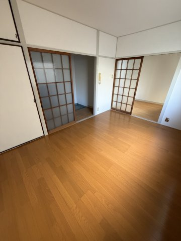荒第４湊川マンションの居間・リビング