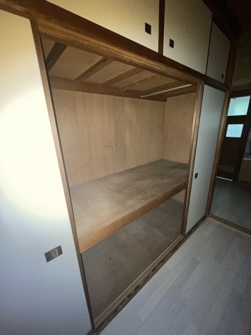 長田区高取山町アパートの収納