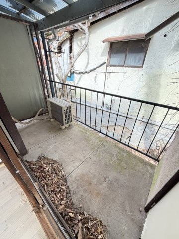 長田区高取山町アパートのバルコニー