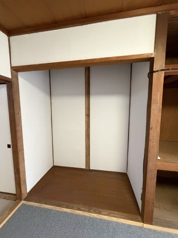 長田区高取山町アパートの収納