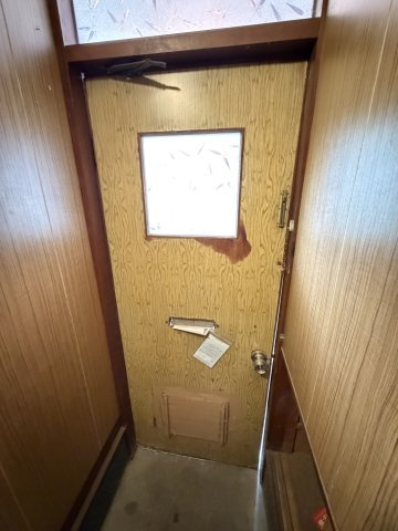 長田区高取山町アパートの玄関