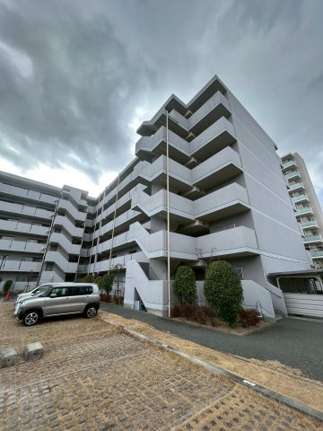 西宮櫨塚住宅　1号棟の外観