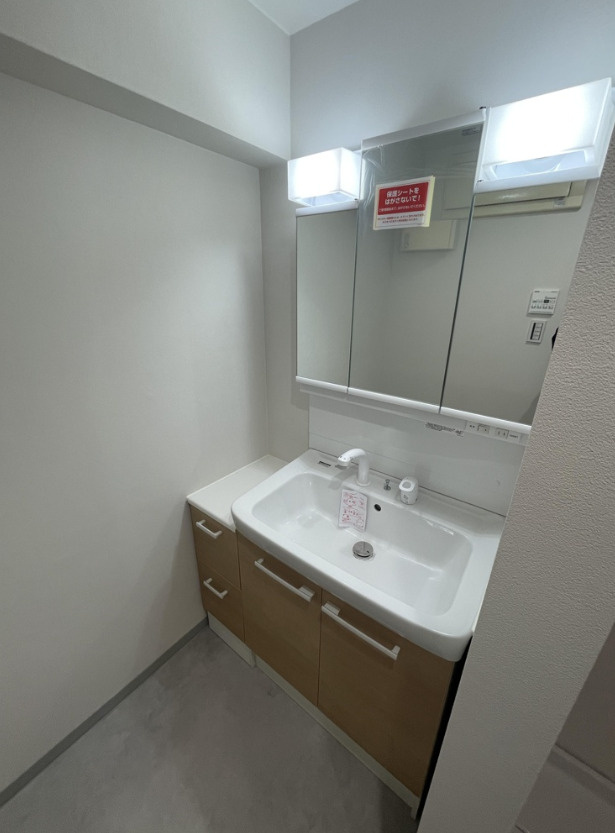 モリスガーデンヒルズ井土ヶ谷【仲介手数料無料】の独立洗面台