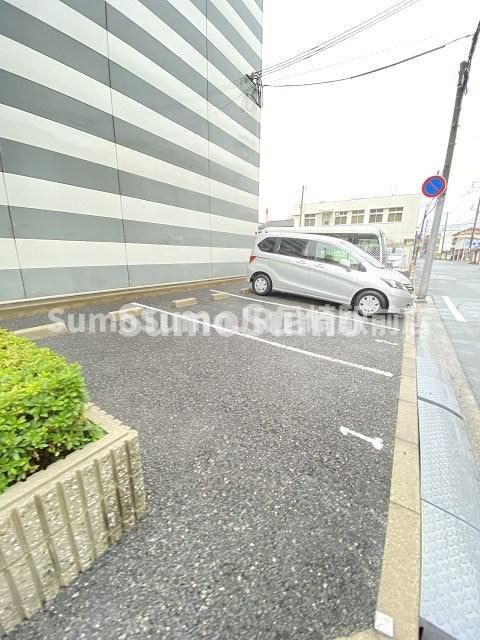 レオパレス西本町の駐車場