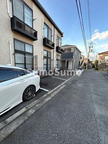 レオパレス道意1号の駐車場