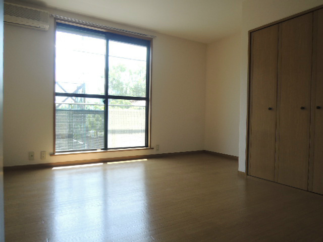 中山手ガーデンパレスＤ棟の居間・リビング