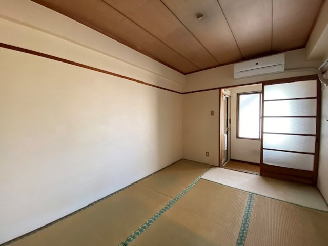 原田マンションの寝室