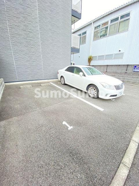 レオパレス長洲西通の駐車場
