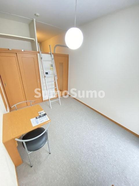 レオパレス西本町の居間・リビング|ゆったり過ごせるリビングです