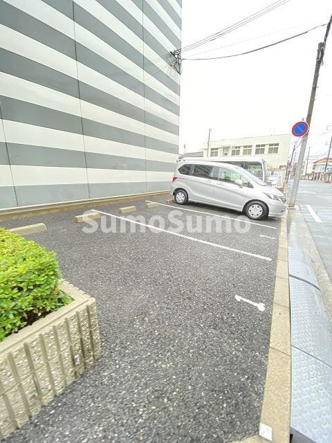 レオパレス西本町の駐車場